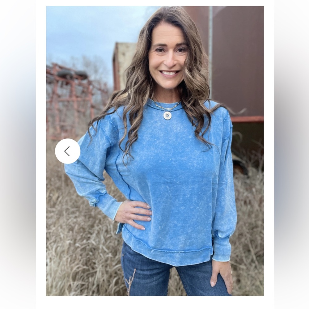Zenana Outfitters Sky Blue Sweatshirt
